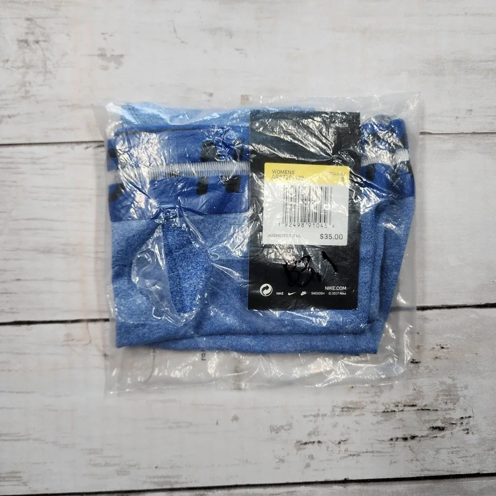 Sz Small Nike Women Pro Heatherized 3